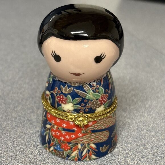 Vintage Trinket Box Asian Girls Japanese Doll Porcelain Hinged Kimono Design - Picture 2 of 9